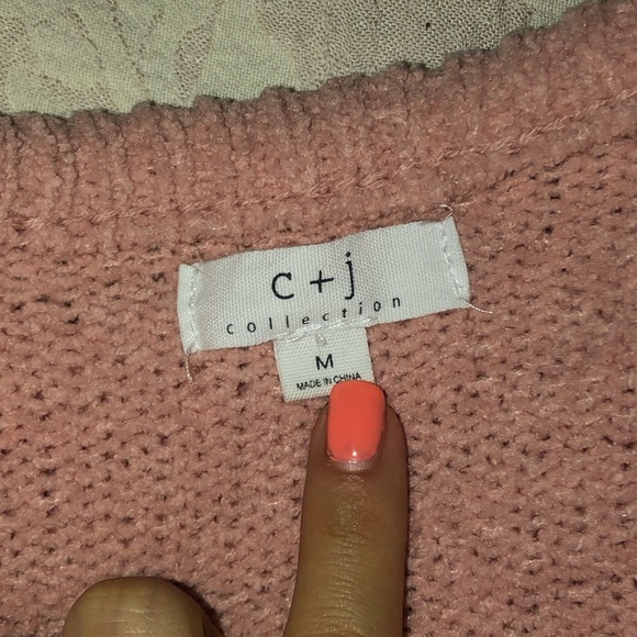 pink fuzzy sweater with wrist detail - Picture 2 of 3